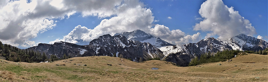 Pratoni estesi al Monte Campo (1830-1900 m)